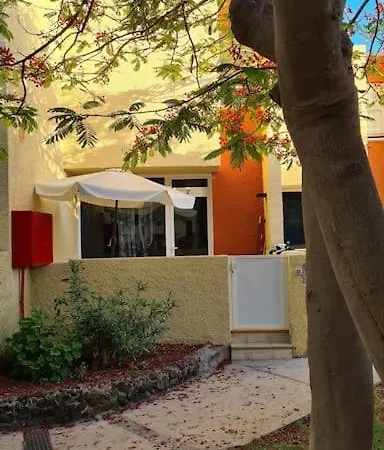 Gorgeous Bungalow With A Lovely Terrace Apartment
